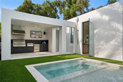 House in Winter Park, Florida 4 bedrooms, 388.42 sq.m. № 1917369 - photo 26