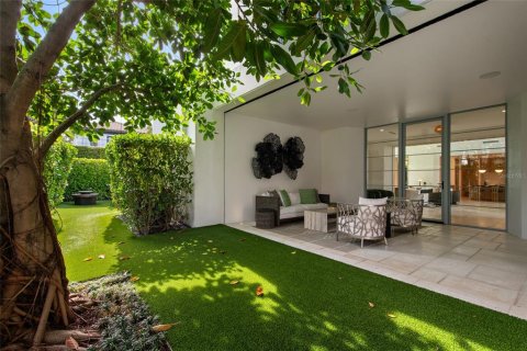 House in Winter Park, Florida 4 bedrooms, 388.42 sq.m. № 1917369 - photo 7