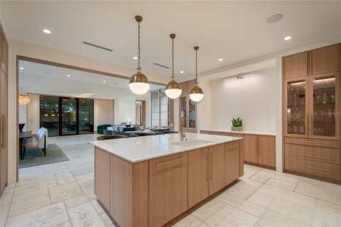 House in Winter Park, Florida 4 bedrooms, 388.42 sq.m. № 1917369 - photo 15