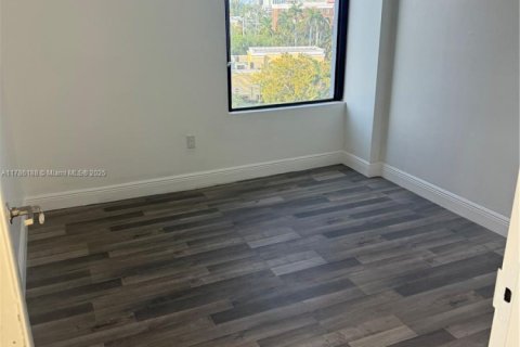 Propiedad comercial en venta en North Miami, Florida № 1862887 - foto 9