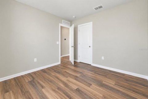 House in Winter Haven, Florida 4 bedrooms, 176.51 sq.m. № 2425962 - photo 20