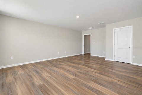 House in Winter Haven, Florida 4 bedrooms, 176.51 sq.m. № 2425962 - photo 17