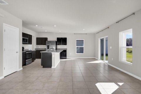 House in Winter Haven, Florida 4 bedrooms, 176.51 sq.m. № 2425962 - photo 6