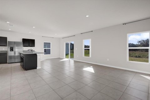 House in Winter Haven, Florida 4 bedrooms, 176.51 sq.m. № 2425962 - photo 9