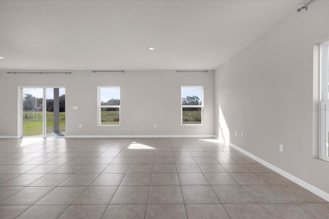 House in Winter Haven, Florida 4 bedrooms, 176.51 sq.m. № 2425962 - photo 14