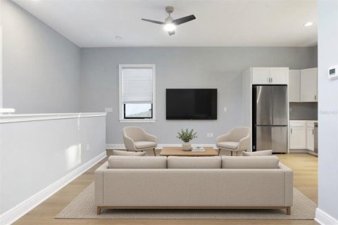 House in Saint Petersburg, Florida 5 bedrooms, 348.01 sq.m. № 2393764 - photo 26