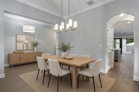House in Saint Petersburg, Florida 5 bedrooms, 348.01 sq.m. № 2393764 - photo 12