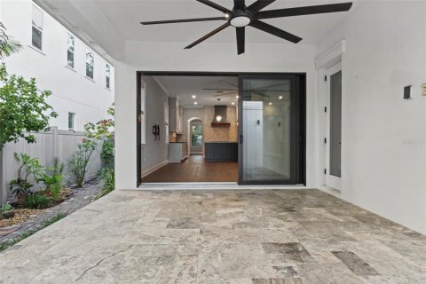 House in Saint Petersburg, Florida 5 bedrooms, 348.01 sq.m. № 2393764 - photo 30