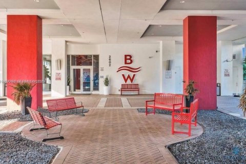 Condo in Hallandale Beach, Florida, 2 bedrooms  № 1985860 - photo 26