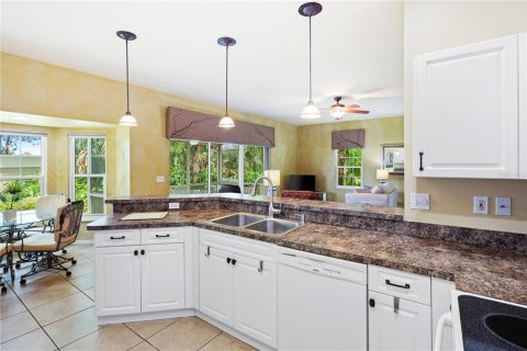 Villa ou maison à vendre à Port Charlotte, Floride: 2 chambres, 126.72 m2 № 1853474 - photo 11