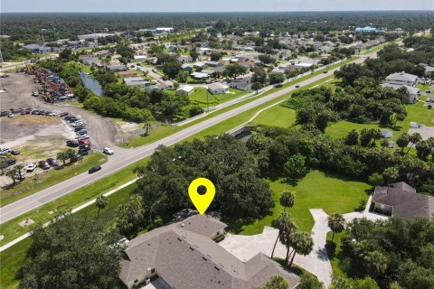 Villa ou maison à vendre à Port Charlotte, Floride: 2 chambres, 126.72 m2 № 1853474 - photo 2