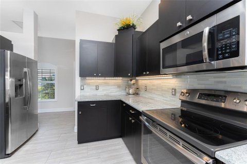 House in Port Charlotte, Florida 3 bedrooms, 149.57 sq.m. № 1566610 - photo 9