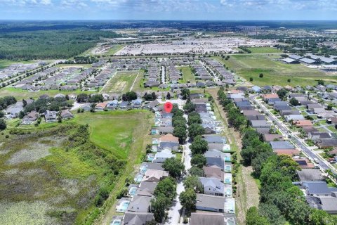 House in Davenport, Florida 5 bedrooms, 234.67 sq.m. № 1873009 - photo 12