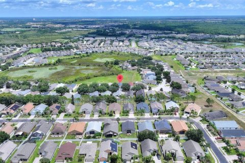 House in Davenport, Florida 5 bedrooms, 234.67 sq.m. № 1873009 - photo 6