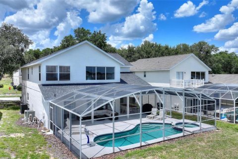 House in Davenport, Florida 5 bedrooms, 234.67 sq.m. № 1873009 - photo 2