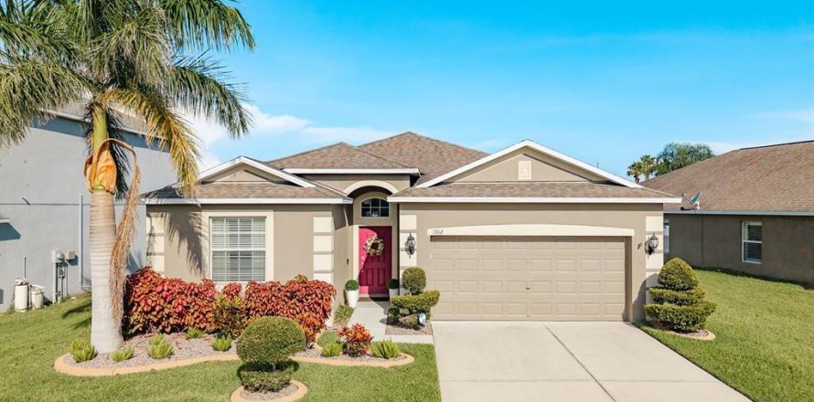 House in Ruskin, Florida 4 bedrooms, 188.31 sq.m. № 1873348