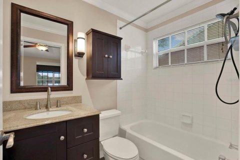 Condo in Tampa, Florida, 2 bedrooms № 2408434 - photo 24