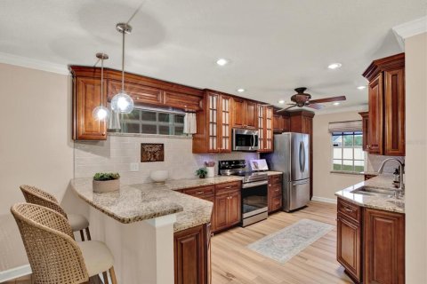 Condo in Tampa, Florida, 2 bedrooms № 2408434 - photo 4