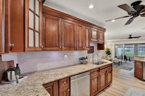 Condo in Tampa, Florida, 2 bedrooms № 2408434 - photo 5