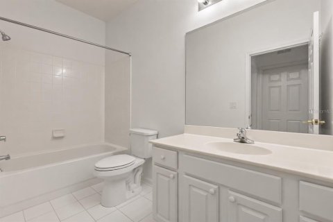 House in DeLand, Florida 2 bedrooms, 143.72 sq.m. № 2200774 - photo 10
