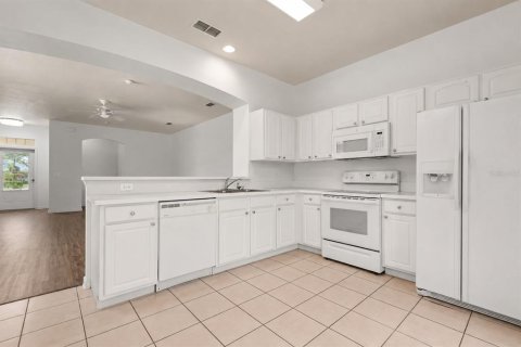House in DeLand, Florida 2 bedrooms, 143.72 sq.m. № 2200774 - photo 16