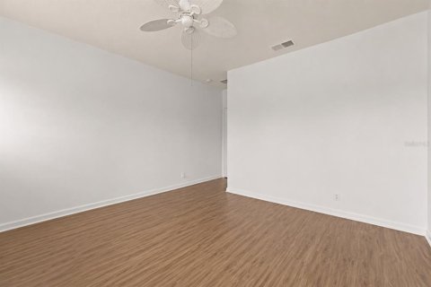 House in DeLand, Florida 2 bedrooms, 143.72 sq.m. № 2200774 - photo 17