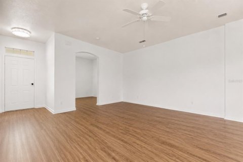 House in DeLand, Florida 2 bedrooms, 143.72 sq.m. № 2200774 - photo 13