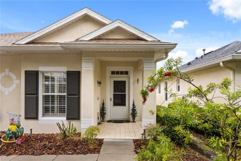 House in DeLand, Florida 2 bedrooms, 143.72 sq.m. № 2200774 - photo 4