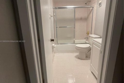 Copropriété à louer à Hialeah Gardens, Floride: 2 chambres, 89.19 m2 № 1930515 - photo 27