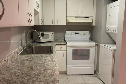 Copropriété à louer à Hialeah Gardens, Floride: 2 chambres, 89.19 m2 № 1930515 - photo 20