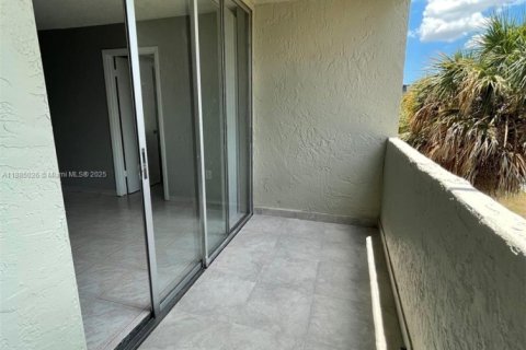 Copropriété à louer à Hialeah Gardens, Floride: 2 chambres, 89.19 m2 № 1930515 - photo 17