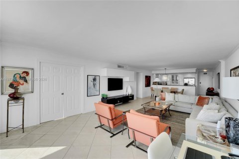 Снять в аренду кондоминиум в Халландейл-Бич, Флорида 3 спальни, 139.35м2, № 2040382 - фото 21