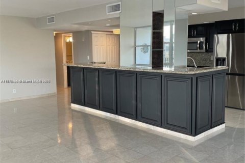 Copropriété à vendre à Hallandale Beach, Floride: 2 chambres, 132.85 m2 № 2014422 - photo 15