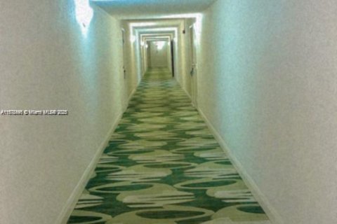 Copropriété à vendre à Hallandale Beach, Floride: 2 chambres, 132.85 m2 № 2014422 - photo 19