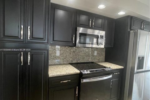 Copropriété à vendre à Hallandale Beach, Floride: 2 chambres, 132.85 m2 № 2014422 - photo 3