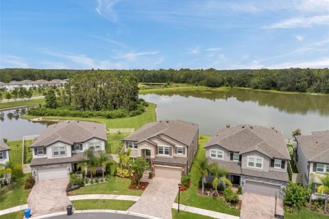 Casa en venta en Tampa, Florida, 5 dormitorios, 351.73 m2 № 1815149 - foto 7