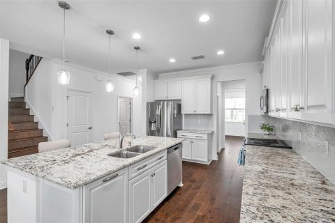 Casa en venta en Tampa, Florida, 5 dormitorios, 351.73 m2 № 1815149 - foto 25