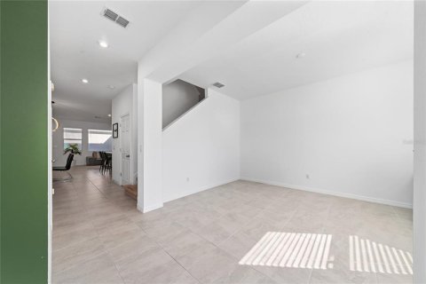 Купить таунхаус в Уинтер-Гарден, Флорида 6 комнат, 154.4м2, № 2205055 - фото 4