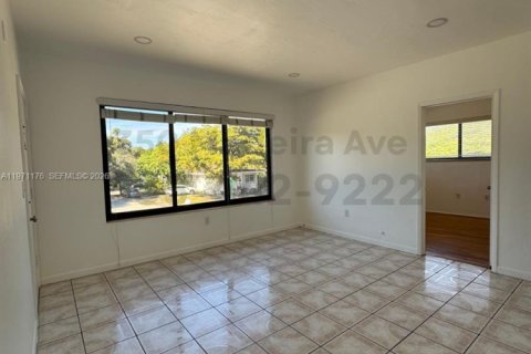 Appartement à louer à Coral Gables, Floride: 2 chambres № 2032733 - photo 2