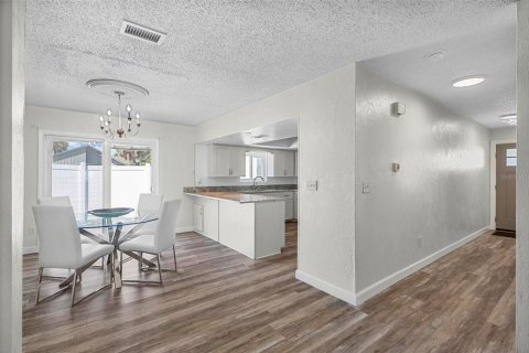 Touwnhouse à louer à Ormond Beach, Floride: 2 chambres, 153.29 m2 № 2415313 - photo 5