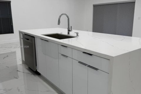 Снять в аренду виллу или дом в Купер-Сити, Флорида 4 спальни, 186.55м2, № 2009024 - фото 16