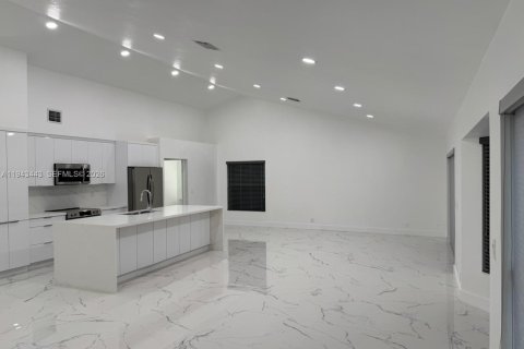 Снять в аренду виллу или дом в Купер-Сити, Флорида 4 спальни, 186.55м2, № 2009024 - фото 17