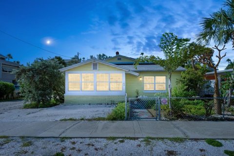 Propiedad comercial en venta en Saint Pete Beach, Florida, 193.98 m2 № 2405279 - foto 4