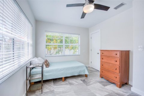 Propiedad comercial en venta en Saint Pete Beach, Florida, 193.98 m2 № 2405279 - foto 24