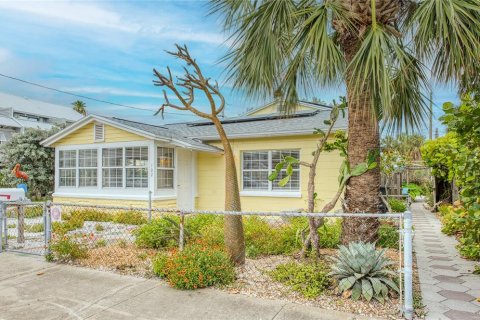 Propiedad comercial en venta en Saint Pete Beach, Florida, 193.98 m2 № 2405279 - foto 6