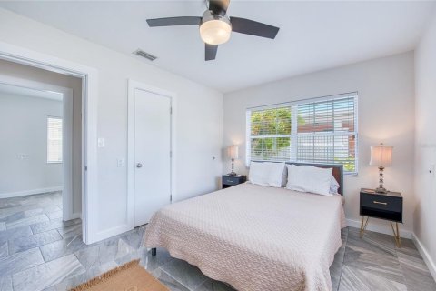 Propiedad comercial en venta en Saint Pete Beach, Florida, 193.98 m2 № 2405279 - foto 23