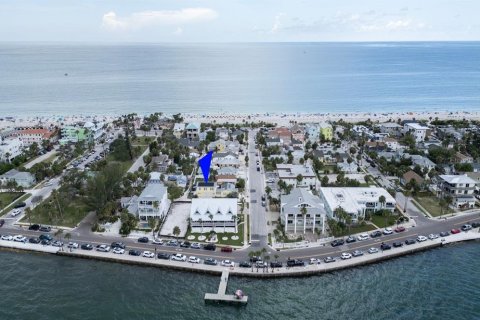 Propiedad comercial en venta en Saint Pete Beach, Florida, 193.98 m2 № 2405279 - foto 8