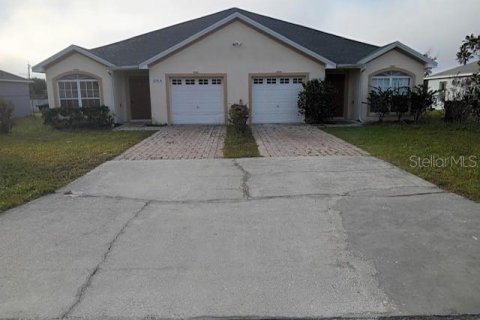 Commercial property in Kissimmee, Florida 6 bedrooms, 224.36 sq.m. № 2285348