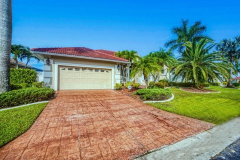 Villa ou maison à vendre à Fort Myers, Floride: 4 chambres, 230.58 m2 № 1567118 - photo 9