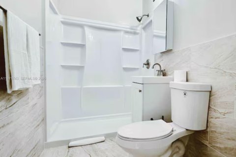 Снять в аренду виллу или дом в Помпано-Бич, Флорида 3 спальни, 53.51м2, № 2032394 - фото 8